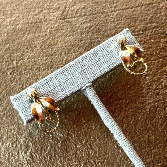 Vintage 1/20 12K Gold-Filled Screw Back Earrings With Twisted Loop & Leaf Design - Picture 5 of 10